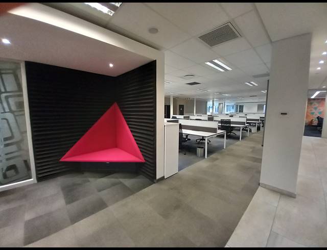 1,267M² OFFICE TO LET IN BRYANSTON